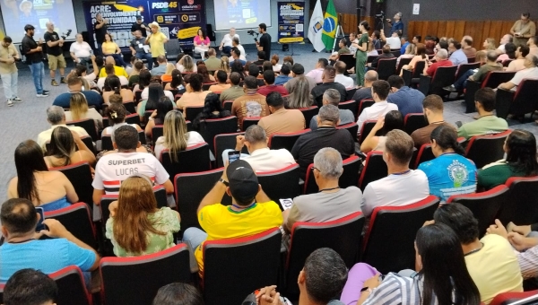 Bocalom reúne lideranças no seminário “Acre de Oportunidades” e defende plano de desenvolvimento baseado na produção e geração de empregos
